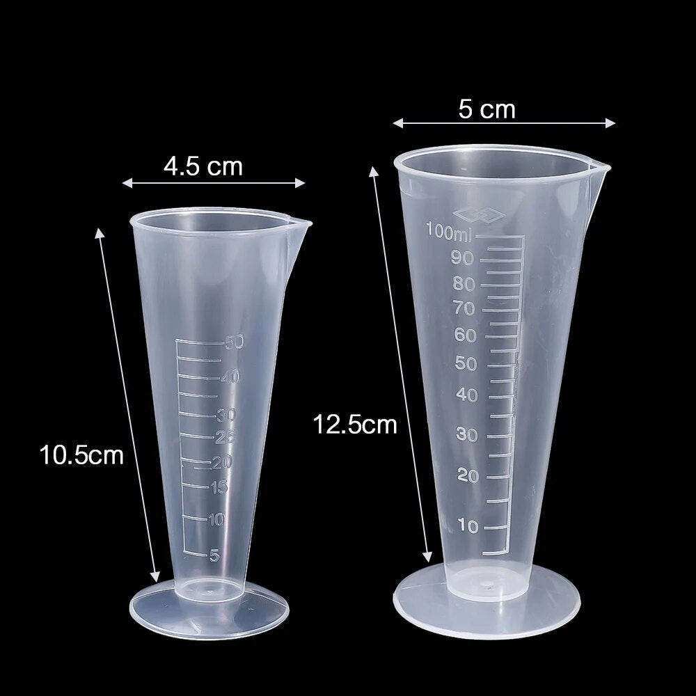 Tasse triangulaire gradué en plastique - à mesurer 50ml/100ml 2pcs